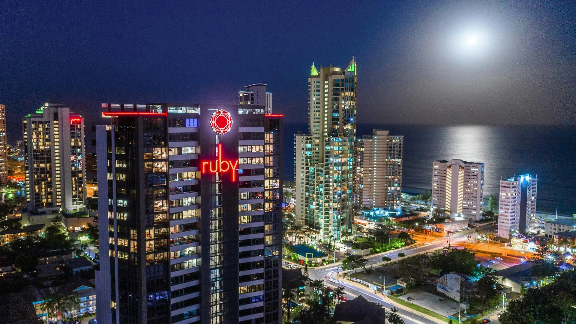 ****  Ruby Gold Coast By Cllix Aparthotel Australia